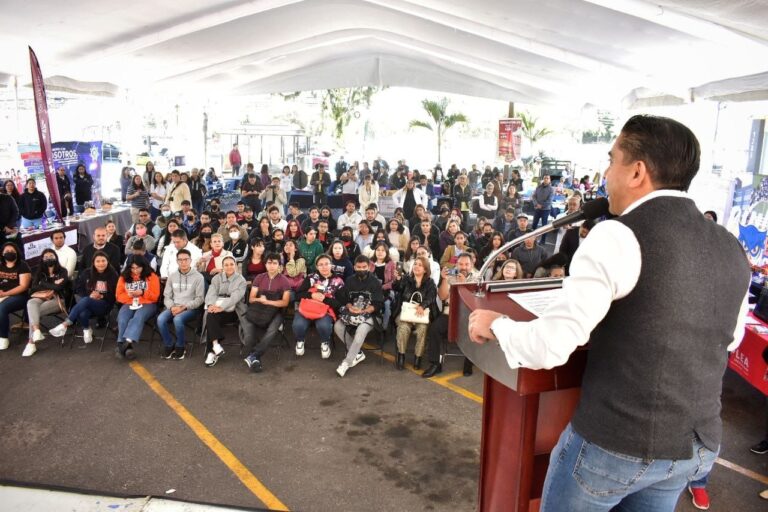 Realizan Feria de Universidades Corregidora
