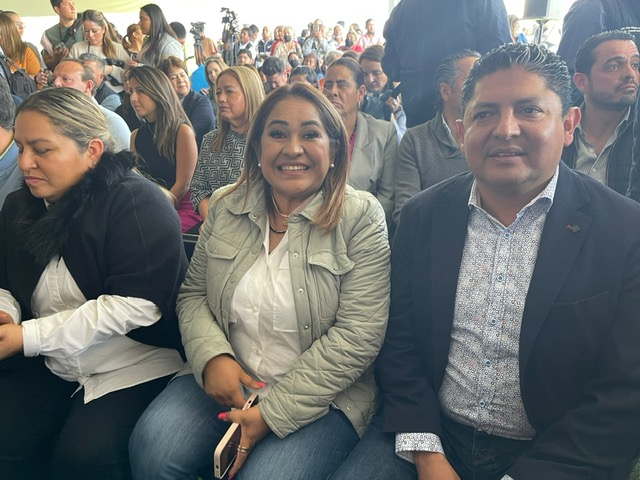 MIGUEL MARTÍNEZ ASISTE AL ANIVERSARIO DEL PROGRAMA CONTIGO