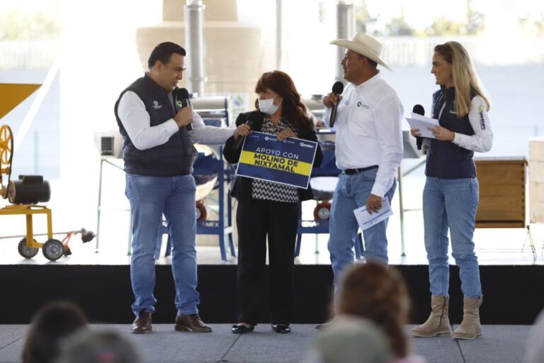 Entregan apoyos para productores del campo del Municipio de Querétaro