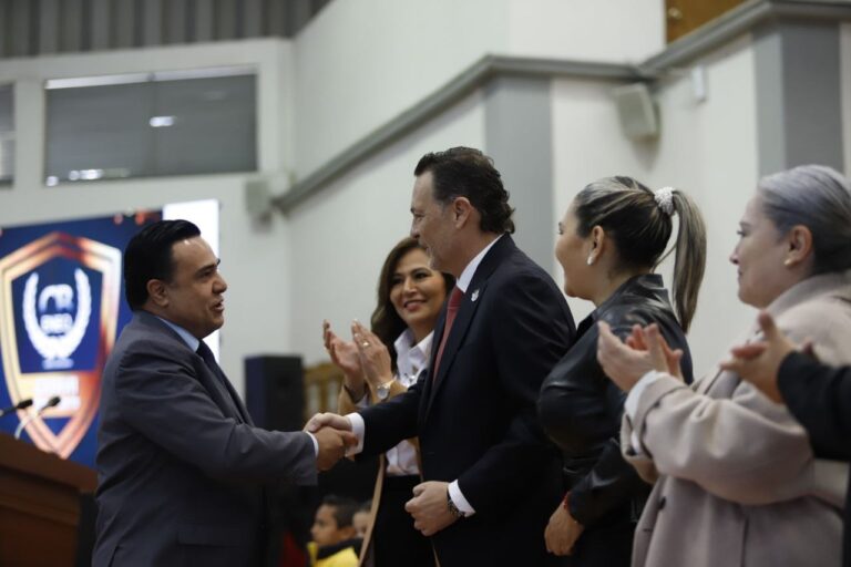 Anuncia Luis Nava alberca semiolímpica para la Escuela Normal del Estado de Querétaro
