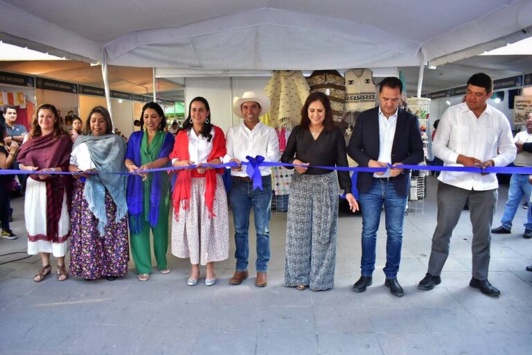 Muestra Artesanal de Municipios en Corregidora permanecerá hasta el domingo 19.
