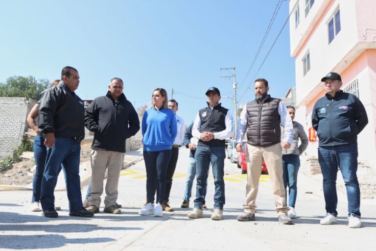 Roberto Sosa supervisó obra de pavimentación en calle Canarios, La Negreta