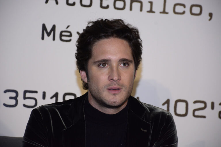 Diego Boneta lanza tequila y reflexiona sobre el cambio en su vida tras bioserie de Luis Miguel