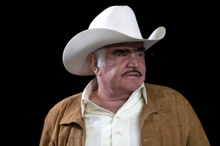 Viuda de Vicente Fernández habla de la ausencia del cantante durante homenaje