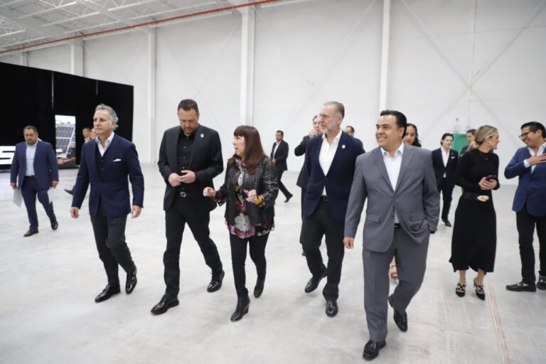 Participa Luis Nava en inauguración del Parque Industrial FINSA Querétaro III