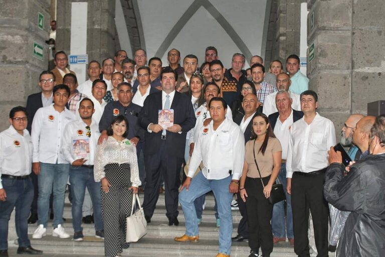 Presentan “Breve Crónica del Sindicalismo en México” en la 44ª. Edición de la Feria Internacional del Libro en el Palacio de Minería