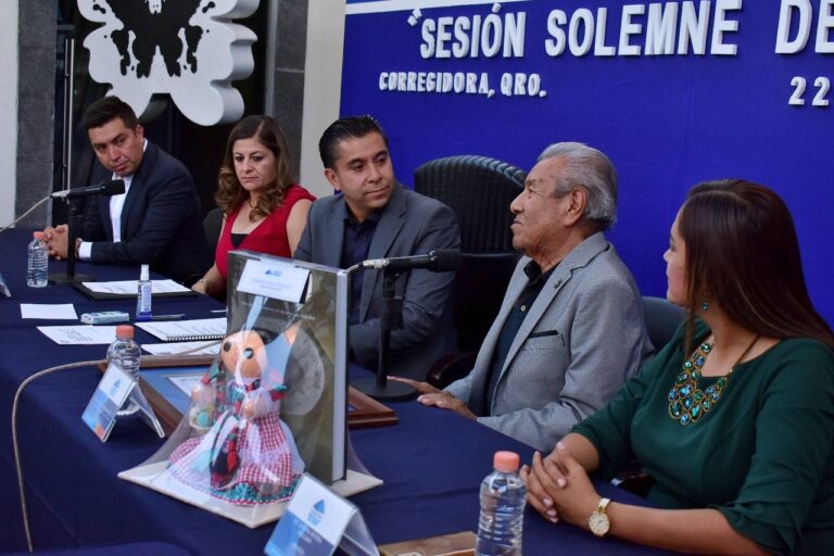 Municipio de Corregidora rinde homenaje a Rubén González López, caricaturista y escultor