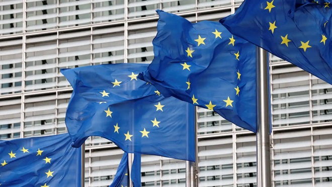 La inflación anual del consumidor en la eurozona cerró el 2024 en 2.4%
