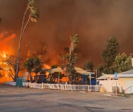 Incendios forestales en Los Ángeles, van cinco muertos
