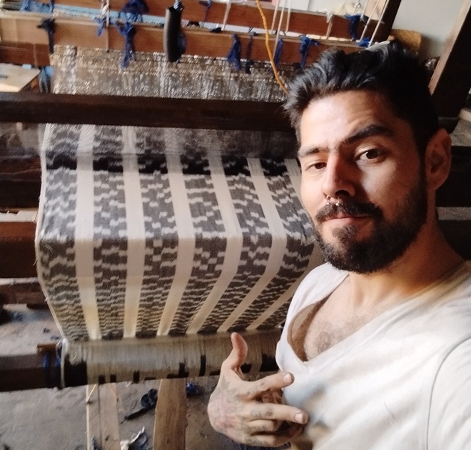 Jaime Ferreira, artesano y activista que trabaja por el rebozo jaspeado