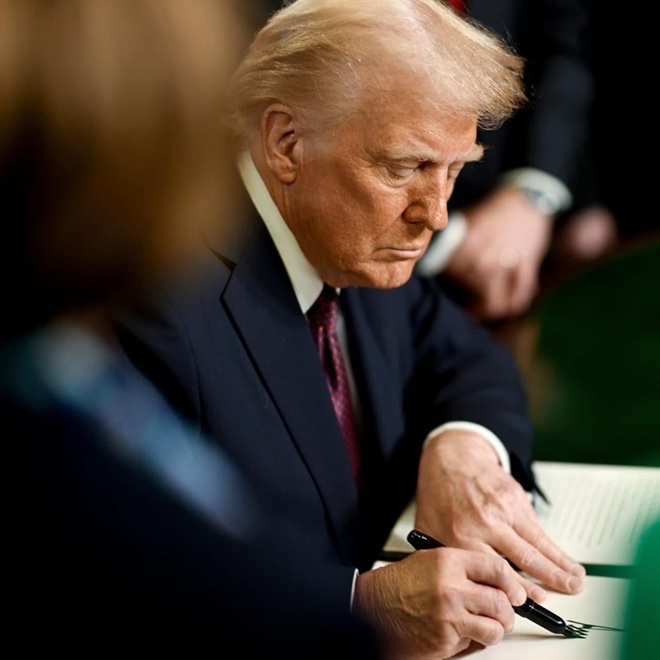 Aranceles del 25% para México y Canadá a partir de mañana: Trump