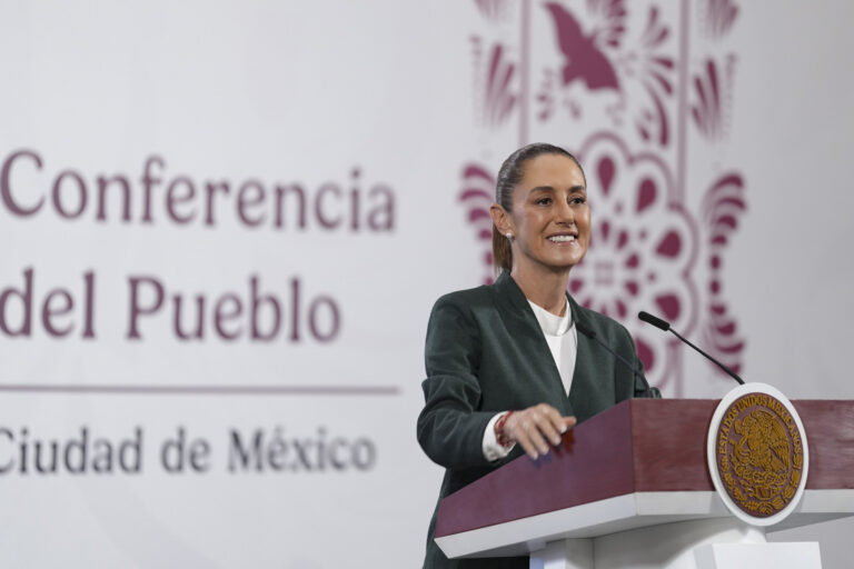 CURP Biométrica no es obligatoria en ninguna institución u organismo del país, afirma Claudia Sheinbaum