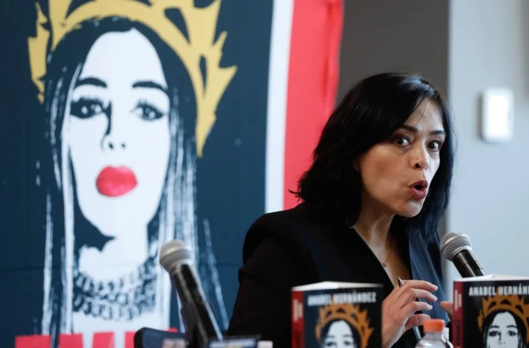 Golpe judicial para Anabel Hernández y editorial: Desmontan versión de «catálogo de actrices» en Televisa