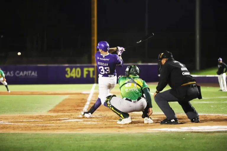 Pericos de Puebla superan 9-8 a Conspiradores de Querétaro en emocionante juego