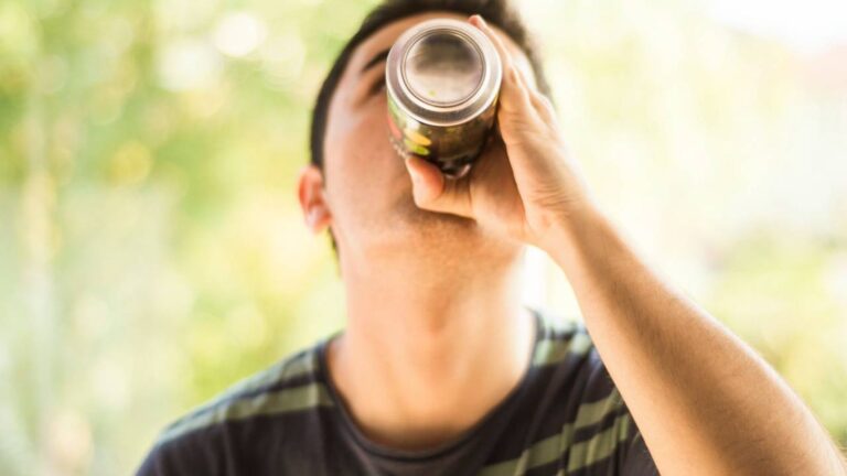 Diputados Avalan Prohibir Venta de Bebidas Energéticas a Menores de 18 Años: Multas y Nueva NOM