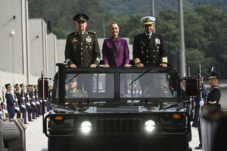 Honestidad es Vivir con Coherencia, Asegura Sheinbaum en el Colegio Militar