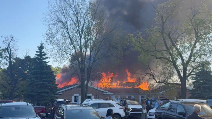 2025-09-29T050144Z-1170703392-RC2H1HARAP4T-RTRMADP-3-MICHIGAN-SHOOTING Tiroteo en iglesia en Michigan