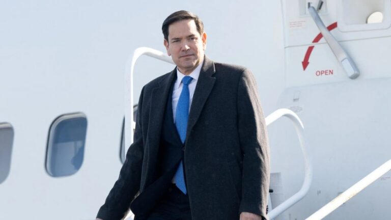 Marco Rubio llega a México para tratar temas de migración, crimen y fentanilo con Sheinbaum