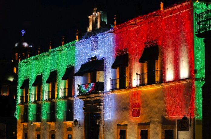 municipio-de-queretaro-coloca-630-adornos-para-celebrar-fiestas-patrias Queretaro fiestas patrias