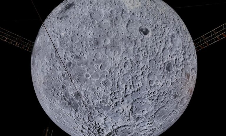 Replica luna en Queretaro