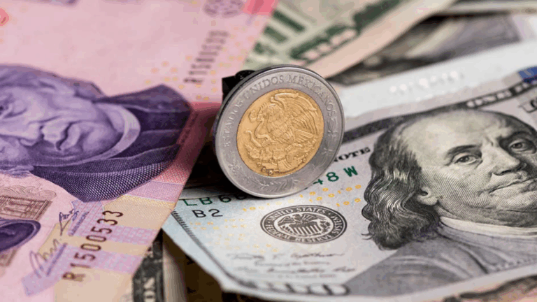 ¡Dólar Golpea a 18.59! Peso Mexicano Pierde 1.17% por Inflación