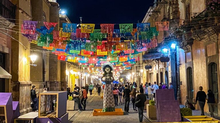 Centro Histórico de Querétaro Instalará 320 Puestos Ambulantes por Día de Muertos