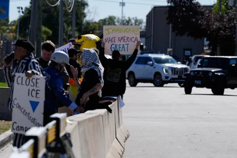 Población de Migrantes ‘Sin Papeles’ en EE. UU. Crece a 13.7 Millones; Mexicanos Representan el 40% 