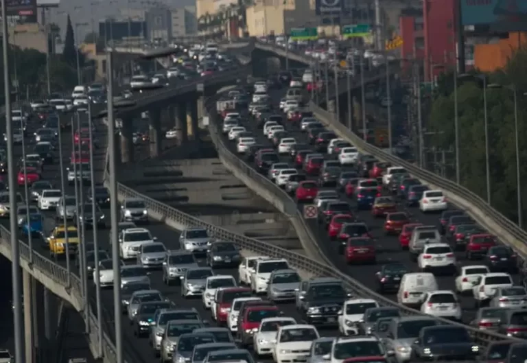 CDMX Ocupa Primer Lugar Mundial en Congestión Vial y Automovilistas Pierden 152 Horas Anuales en el Tráfico