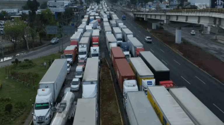 Caos Matutino en la México-Querétaro por Accidentes y Cierres Parciales