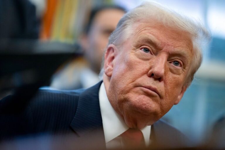 Trump Advierte «Sanciones Severas» a Cualquier País que Haga Negocios con Rusia