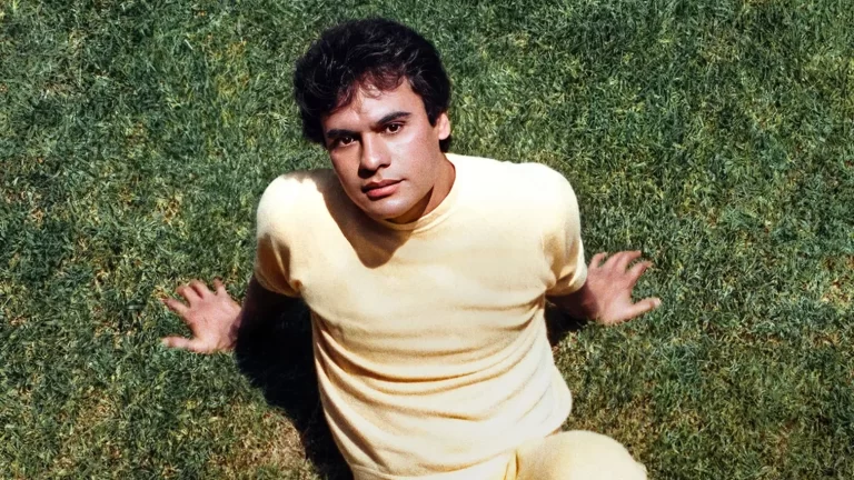 Juan Gabriel Conquista a la Generación Z: Suma 1.6 Millones de Nuevos Fans Tras Estreno de Documental