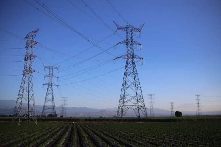 CFE Impulsa Modernización y Nuevas Centrales para Garantizar el Abasto de Energía en 2026