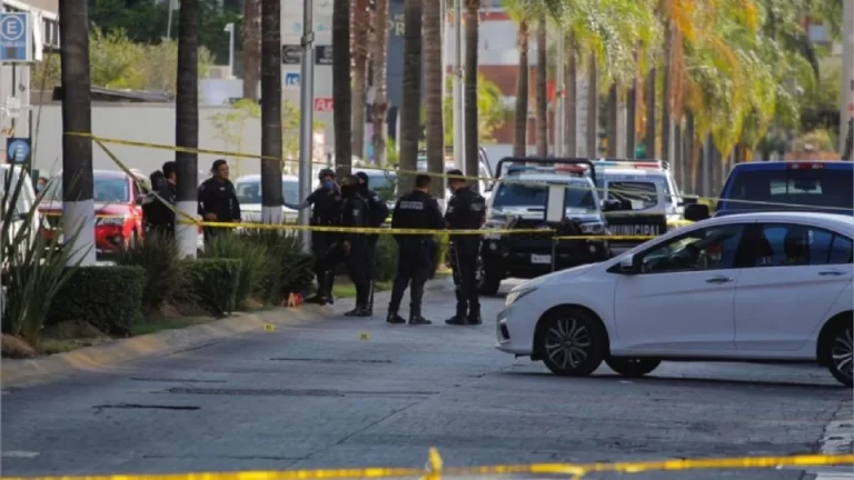 Balacera en Guadalajara-Zapopan Deja Tres Muertos, Incluyendo una Menor, y Cuatro Escoltas Heridos