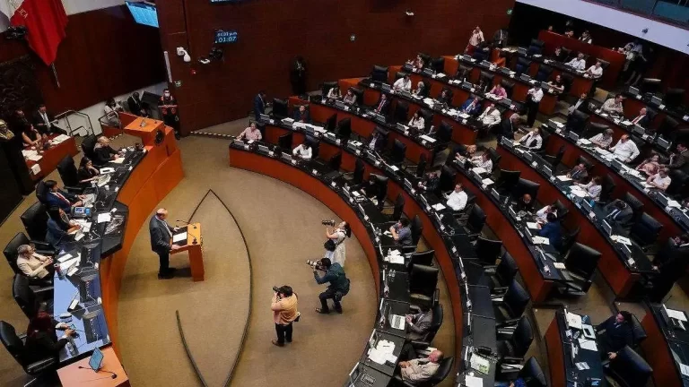 El 70% de la Constitución Mexicana Reformada en la 4T: 106 Artículos Modificados por Morena y Aliados