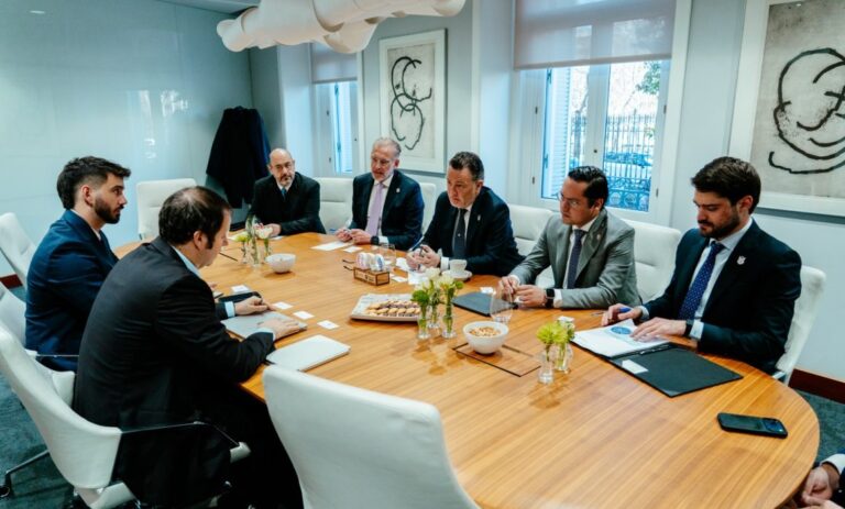 Mauricio Kuri inicia gira en España con inversión de 215 mdp para Querétaro