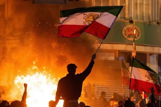 Crisis en Irán: Reportan 2,000 Muertos y Trump Promete Intervención