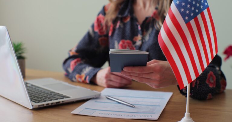 EU suspende emisión de visas para 75 países: Brasil, Rusia e Irán en la lista