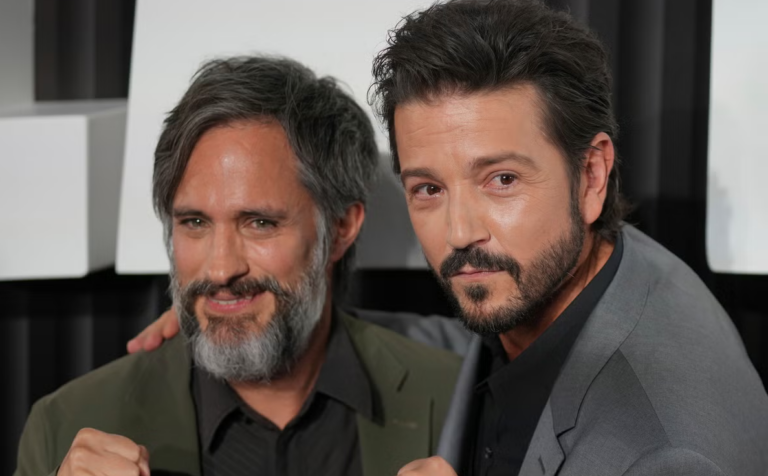 Gael García Bernal y Diego Luna producen «Snow King», la docuserie sobre el exolímpico ligado al narco