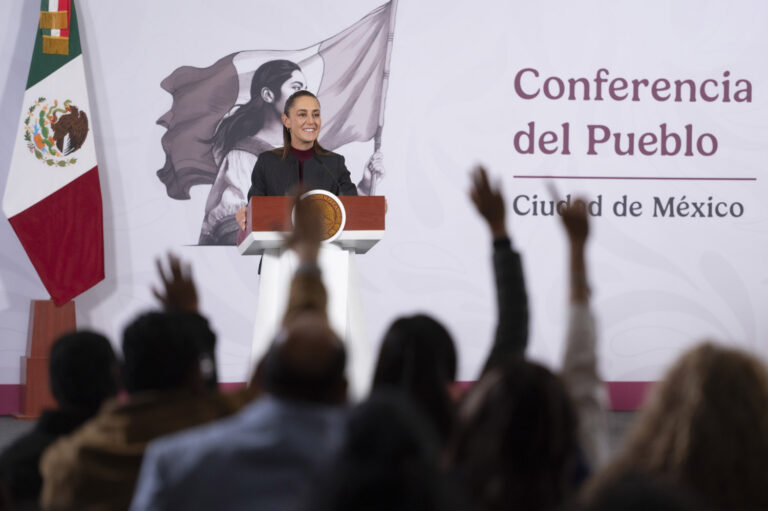 Claudia Sheinbaum abre posibilidad de puente aéreo para suministrar ayuda humanitaria a Cuba