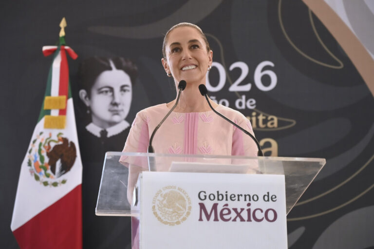 Sheinbaum recorre Sinaloa bajo blindaje militar y exige a EE. UU. frenar tráfico de armas