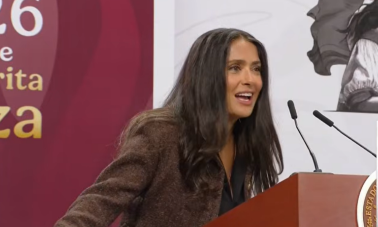 Salma Hayek celebra incentivos al cine mexicano: «Lo que no teníamos era esta Presidenta»
