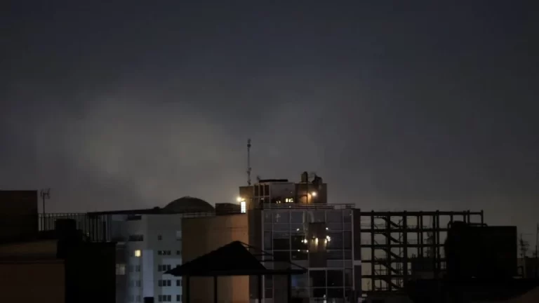 Ataque en Irán: más de 200 muertos y 700 heridos tras bombardeos de EE. UU. e Israel