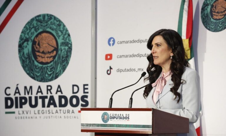 Lealtad a la nación se muestra con respeto a instituciones: Kenia López Rabadán