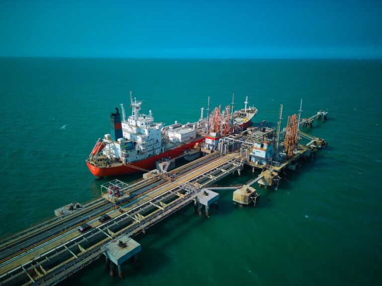 Crisis energética en Asia: El bloqueo del Estrecho de Ormuz pone en riesgo el crecimiento regional