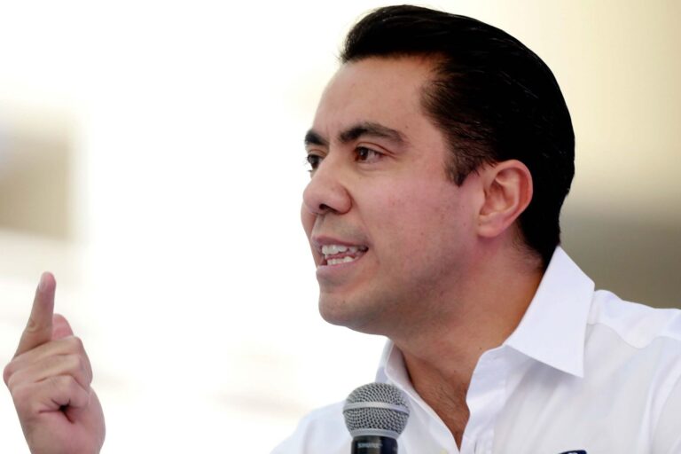 Felifer Macías defiende nombramientos ante señalamientos de nepotismo en Querétaro