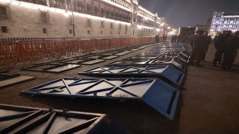 Palacio Nacional es blindado con vallas ante paro nacional de 72 horas de la CNTE