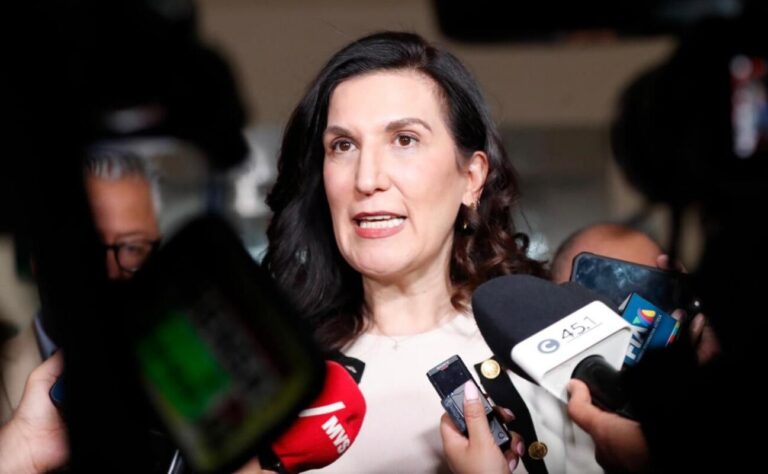 Kenia López Rabadán denuncia eliminación de paridad de género en el Plan B electoral