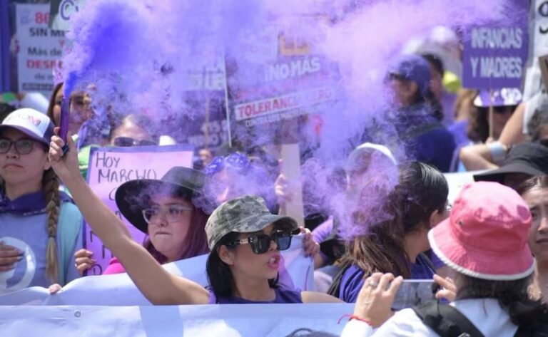 CDMX se pinta de morado este 8M: «Mundial es una burla ante la violencia»