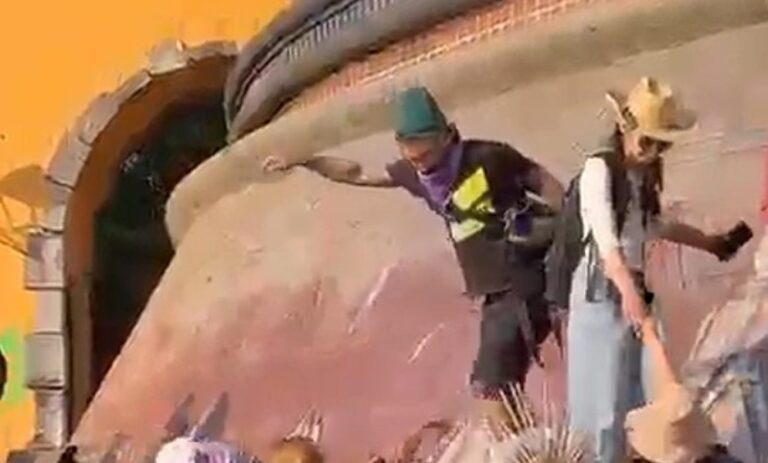 Presentan denuncia formal contra fotógrafo por agresión a menor en marcha del 8M