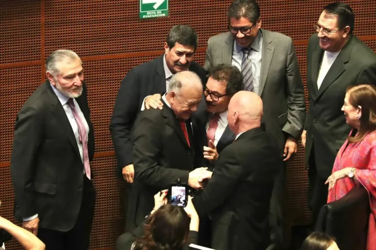 Senado avala Plan B de Sheinbaum: eliminación de privilegios avanza, pero revocación se queda en 2028